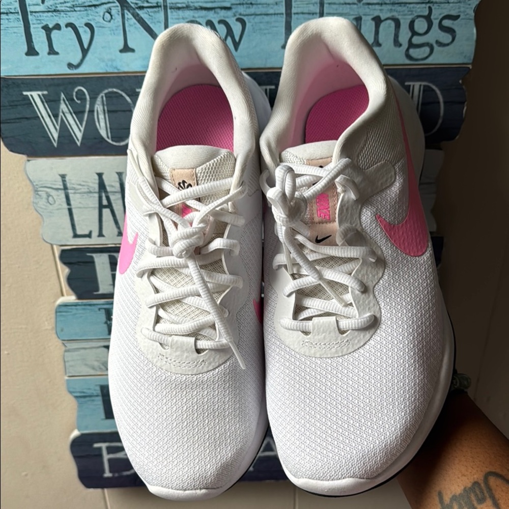 Nike White and Pink Sleek Sneakers